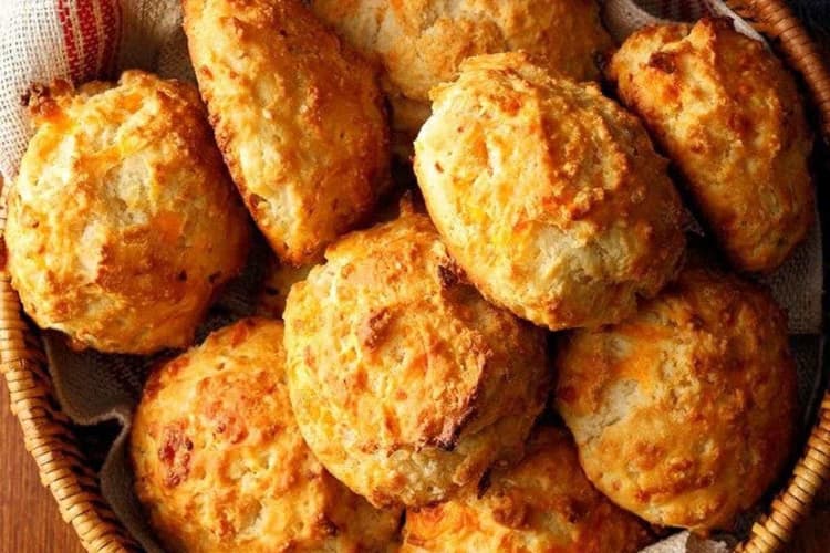 Cheese Biscuit Recipe: चाय के साथ बनाएं ये चीजी बिस्किट, हर बाइट में मिलेगा क्रिस्पी और स्वाद का जबरदस्त तड़का
