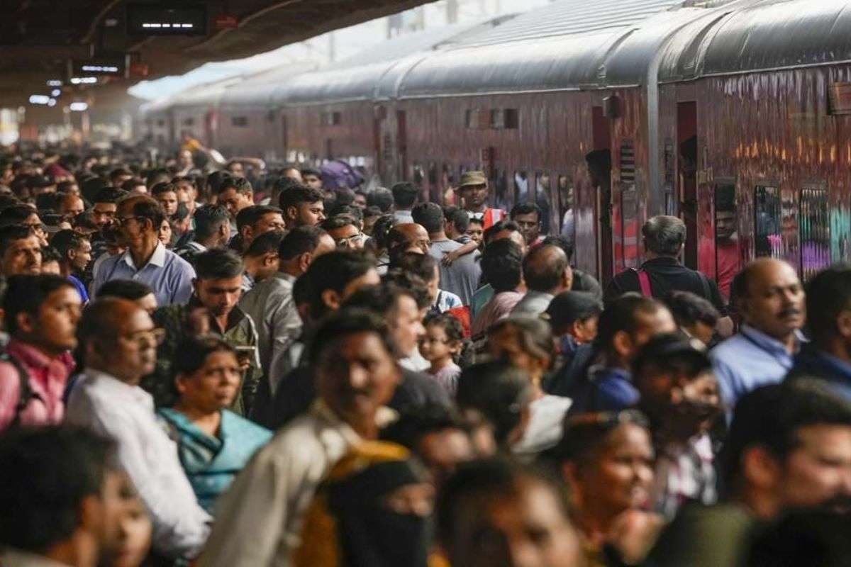 12,000 ट्रेनों का दावा ‘सफेद झूठ’ निकला, राहुल-लालू ने सोशल मीडिया पोस्ट कर NDA को घेरा