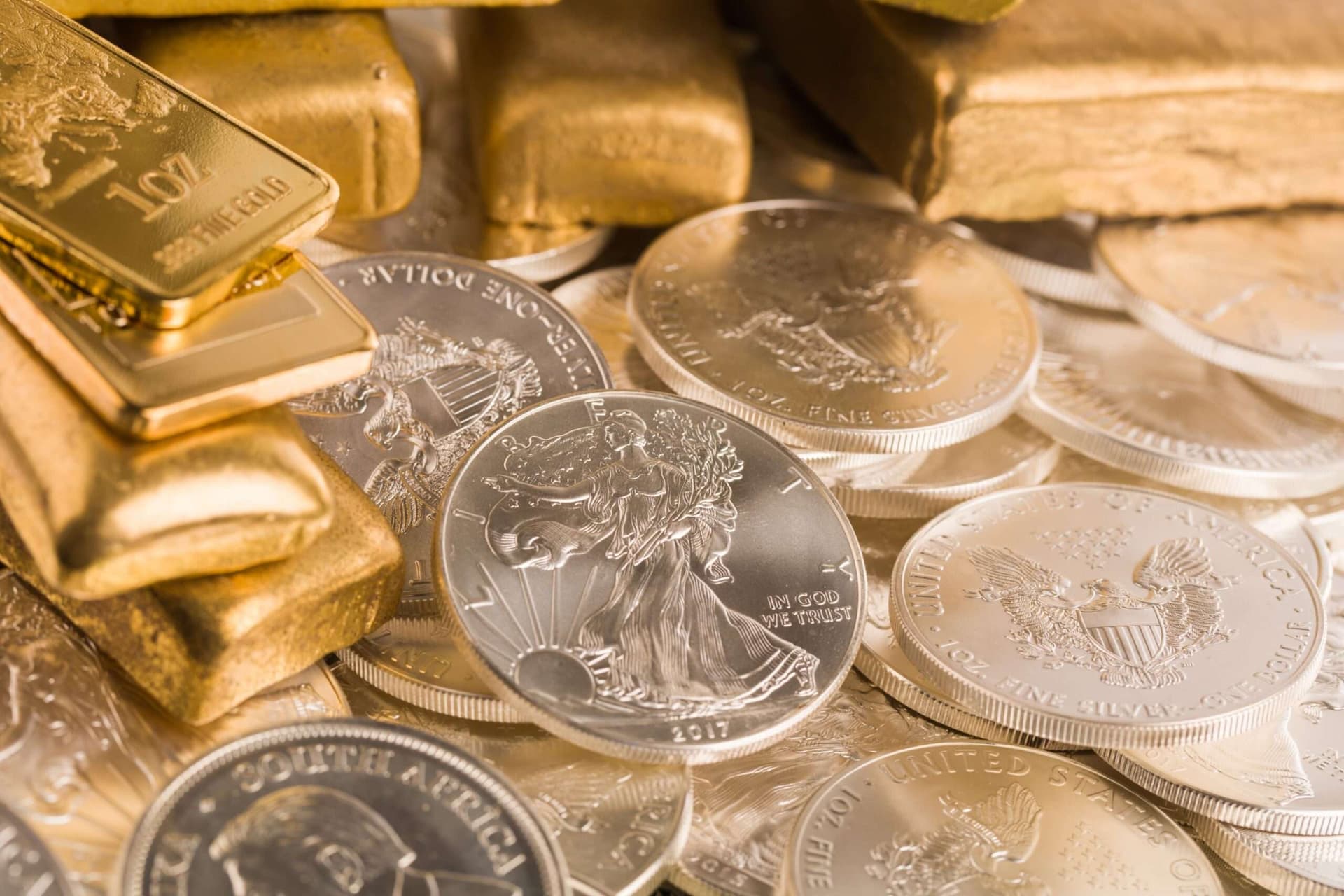 Gold Price Today: दिवाली से पहले रॉकेट बन गया सोना, चांदी ने रचा नया इतिहास! जानें क्या है ताजा भाव?