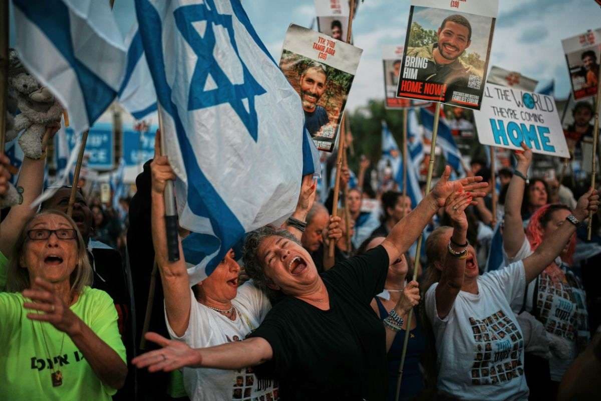 हमास ने इन सात इजरायली बंधकों को छोड़ा, IDF और इजरायली मीडिया ने की पुष्टि