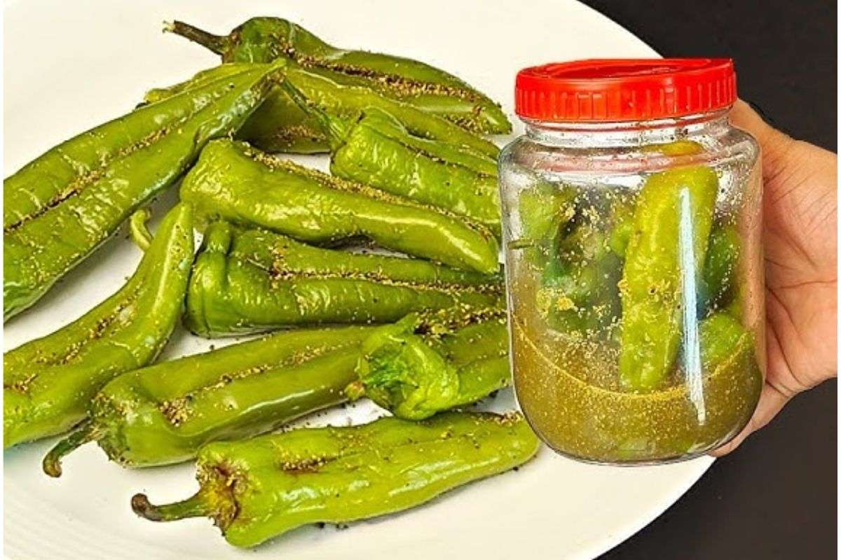Hari Mirch ka Paani Wala Achar: बिना तेल का मिनटों में बनाए पानी वाला हरी मिर्च का अचार