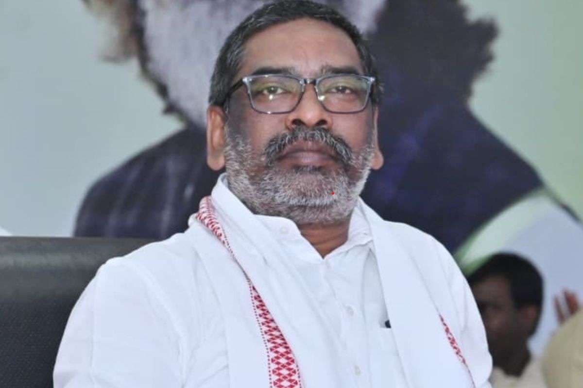 चाईबासा सदर अस्पताल लापरवाही मामले में CM हेमंत का चला डंडा, सिविल सर्जन निलंबित