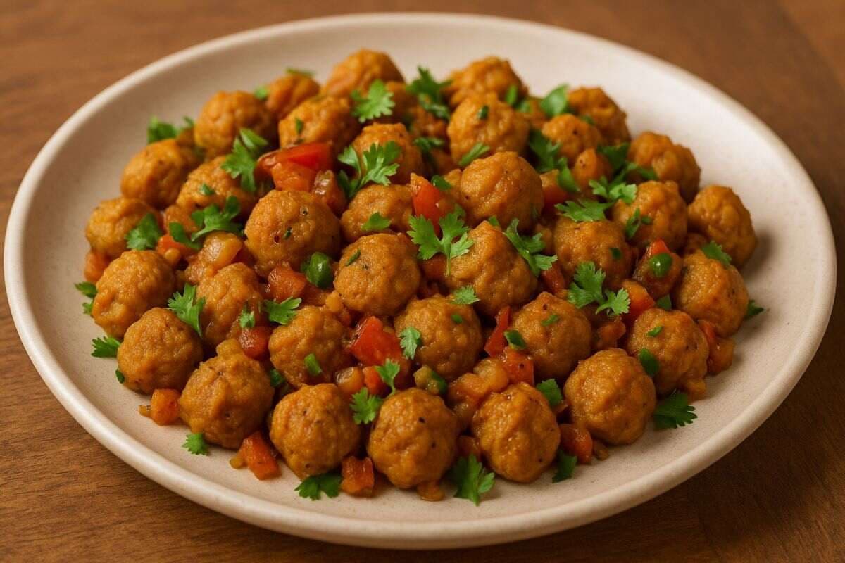 Instant Soya Chunks Fry: फिटनेस लवर्स के लिए परफेक्ट डिश, नाश्ते में ट्राई करें हेल्दी और टेस्टी सोया चंक्स फ्राई रेसिपी 