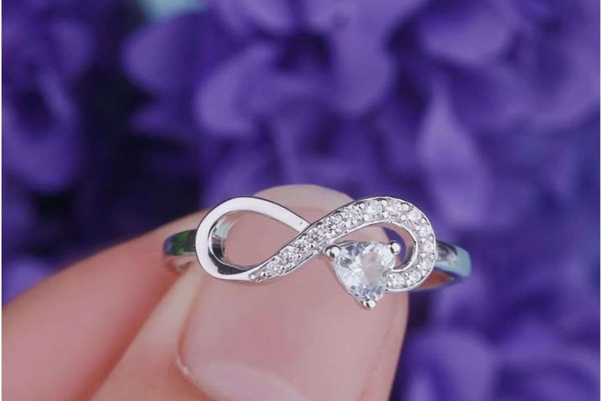 Trendy Silver Ring Design