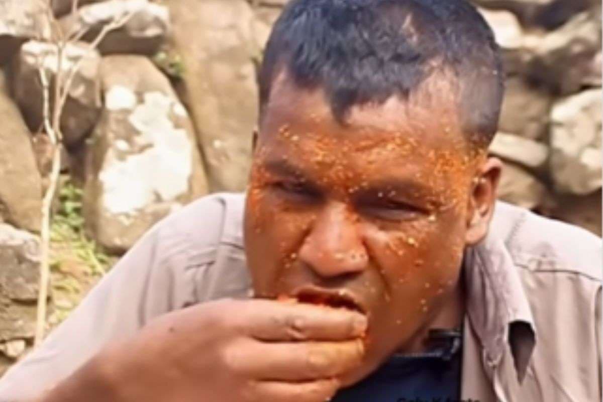 Viral Video: शख्स नाश्ते में खाता है 10 KG मिर्च, वीडियो देख रह जाएंगे दंग