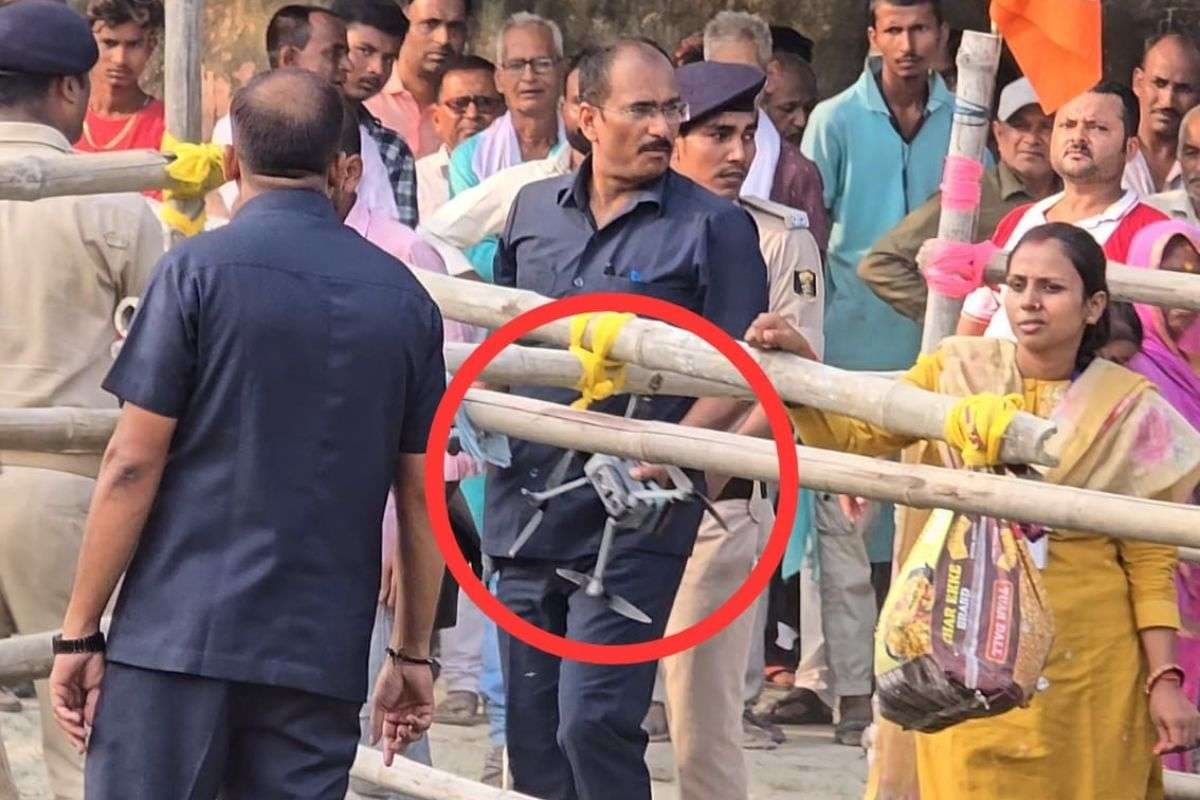 Bihar Election 2025: CM नीतीश की सुरक्षा में भारी चूक, हाजीपुर में मुख्यमंत्री के मंच पर मंडराने लगा ड्रोन