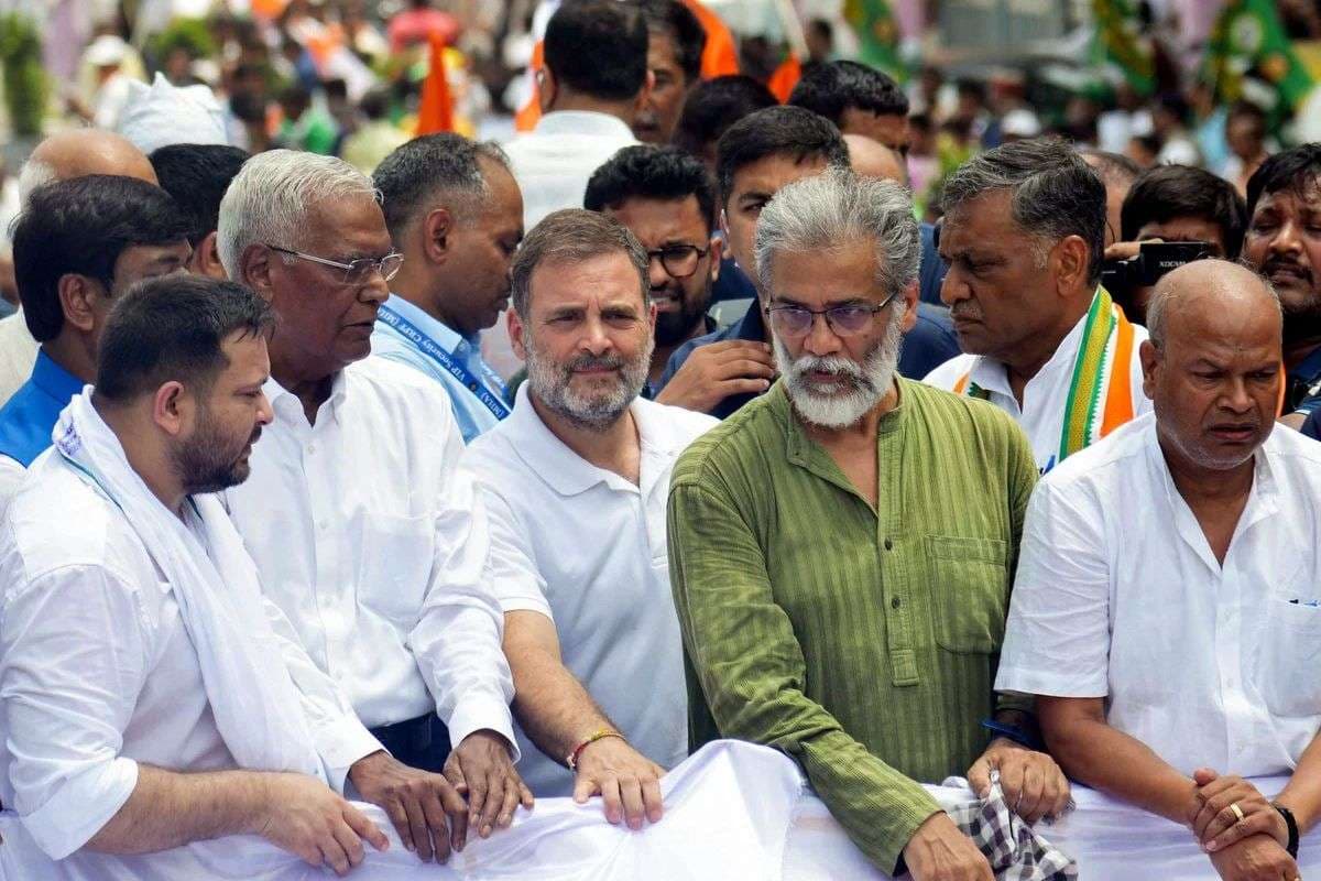 Bihar Elections 2025: महागठबंधन में नहीं सुलझी सीटों की गुत्थी, 8 सीटों पर आपस में भिड़ेंगे राहुल-तेजस्वी और वाम