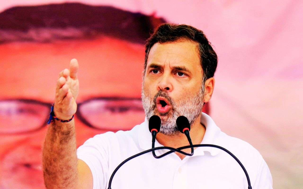 पीएम मोदी को राहुल ने बताया डरपोक, कहा- वोट के लिए कुछ भी करेंगे, नाचने कहेंगे, तो नाचने लगेंगे