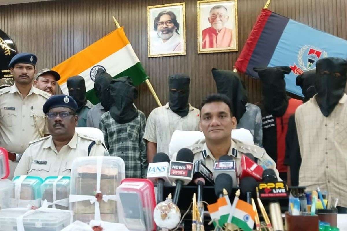 सिमडेगा चर्च में लूट मामले का पुलिस ने किया खुलासा, 8 अपराधी गिरफ्तार, एक फरार