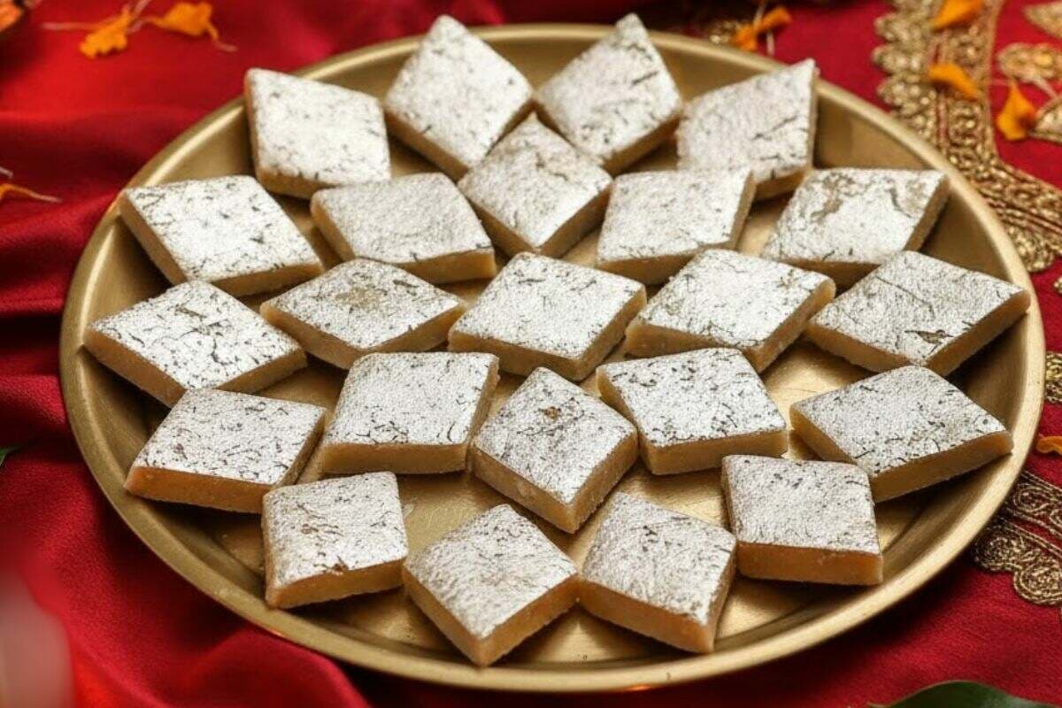 Sugar Free Kaju Katli Recipe: बिना चीनी, घर पर बनाएं दिवाली स्पेशल शुगर फ्री काजू कतली, नोट करें बनाने की आसान विधि 