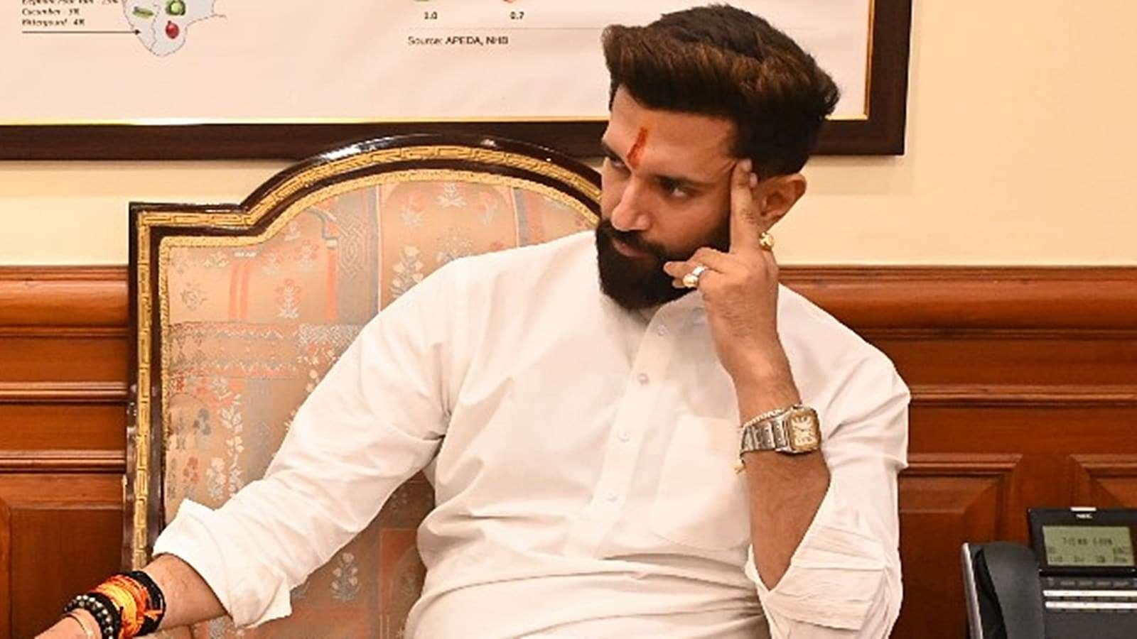 29 सीट मिलने के बाद चिराग को लगा तगड़ा झटका, प्रदेश उपाध्यक्ष ने दिया इस्तीफा, 17 नवंबर को दाखिल करेंगे नामांकन