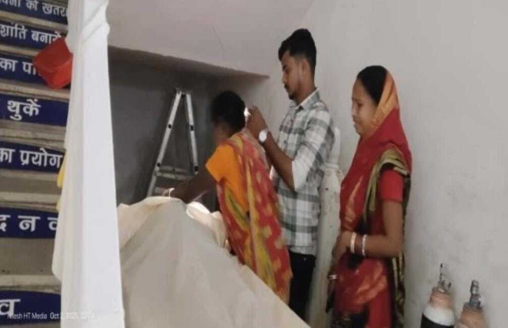 East Singhbhum News : गड्ढे में चक्का पड़ते ही बाइक सामने के वाहन से टकरायी, दो युवकों की मौत