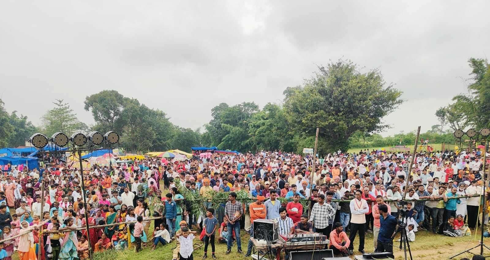 सभी संप्रदाय को जोड़ने का माध्यम है मेला