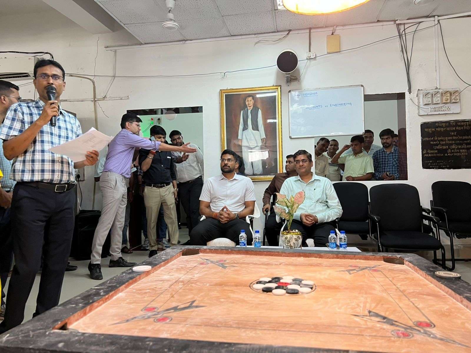 hajipur news. डीआरएम ने किया अंतर विभागीय कैरम प्रतियोगिता का शुभारंभ