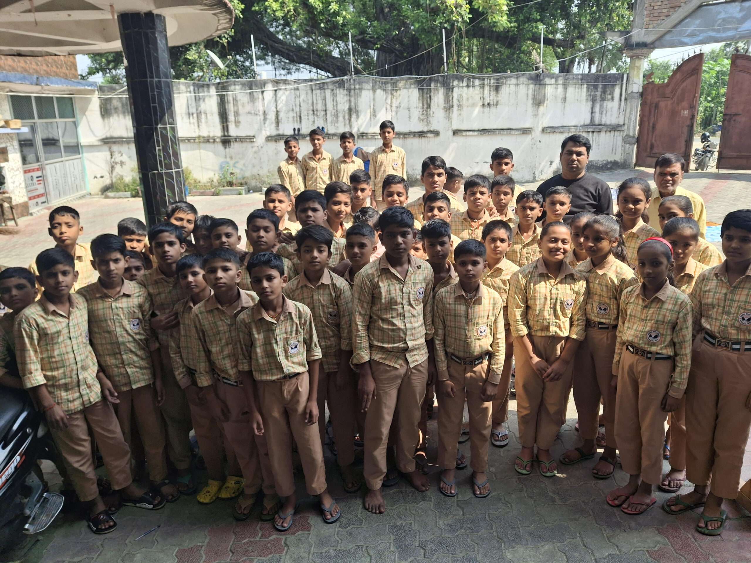 Samastipur News:आवासीय शिवांश विद्यालय के बच्चों ने मतदाताओं को किया जागरूकता