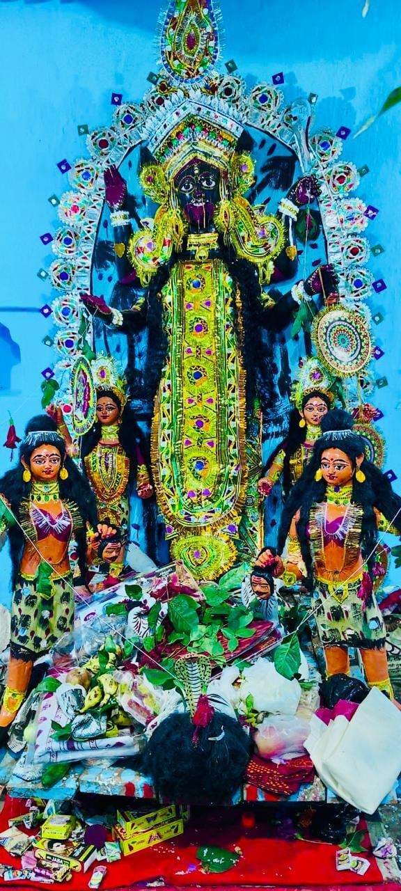 नाला श्रद्धालुओ ने मां काली की पूजा कर लिया आशीर्वाद