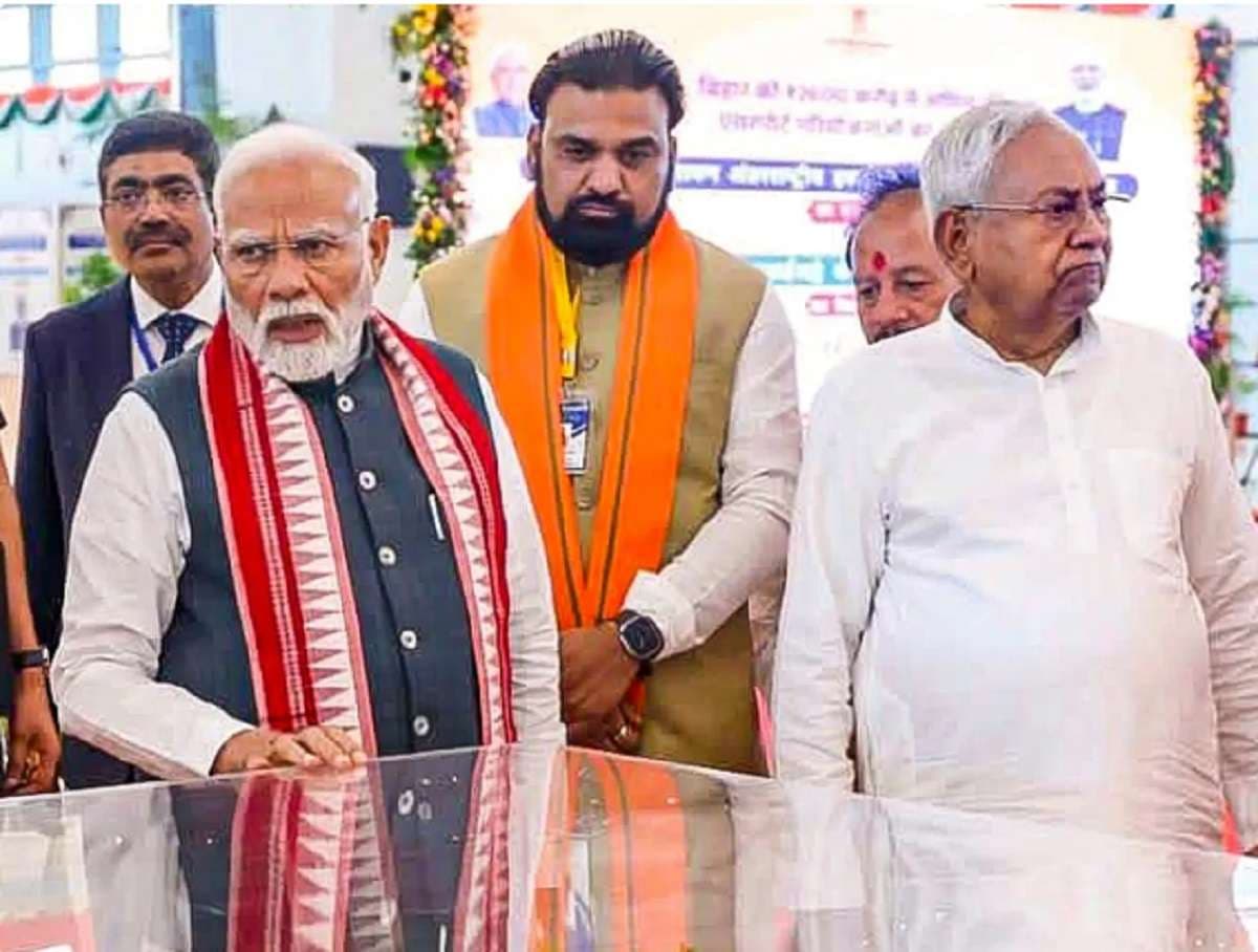 Bihar Election 2025: नीतीश कुमार ने बुलाई इमरजेंसी मीटिंग, पीएम नरेंद्र मोदी ने खुद संभाला मोर्चा