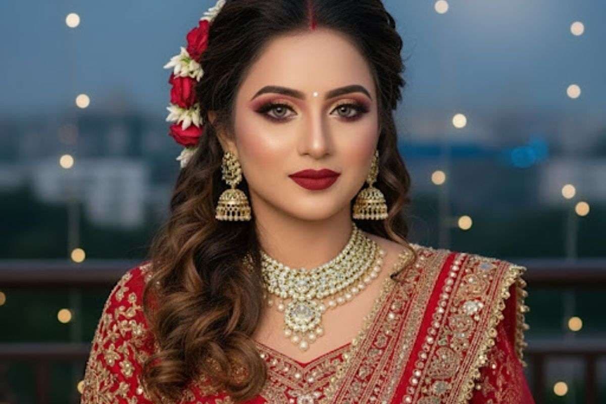 Karwa Chauth Makeup Looks: करवा चौथ पर पाएं चांद जैसी चमक, इन आइडियाज से करें खुद को तैयार
