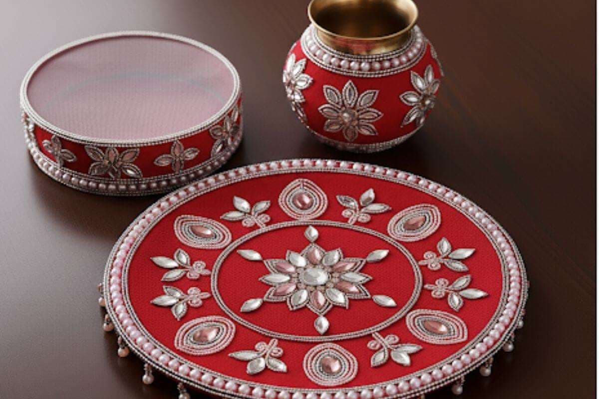 How To Decorate Karwa Chauth Thali At Home: इस करवा चौथ आसान तरीकों से घर पर खुद सजाएं पूजा की थाली
