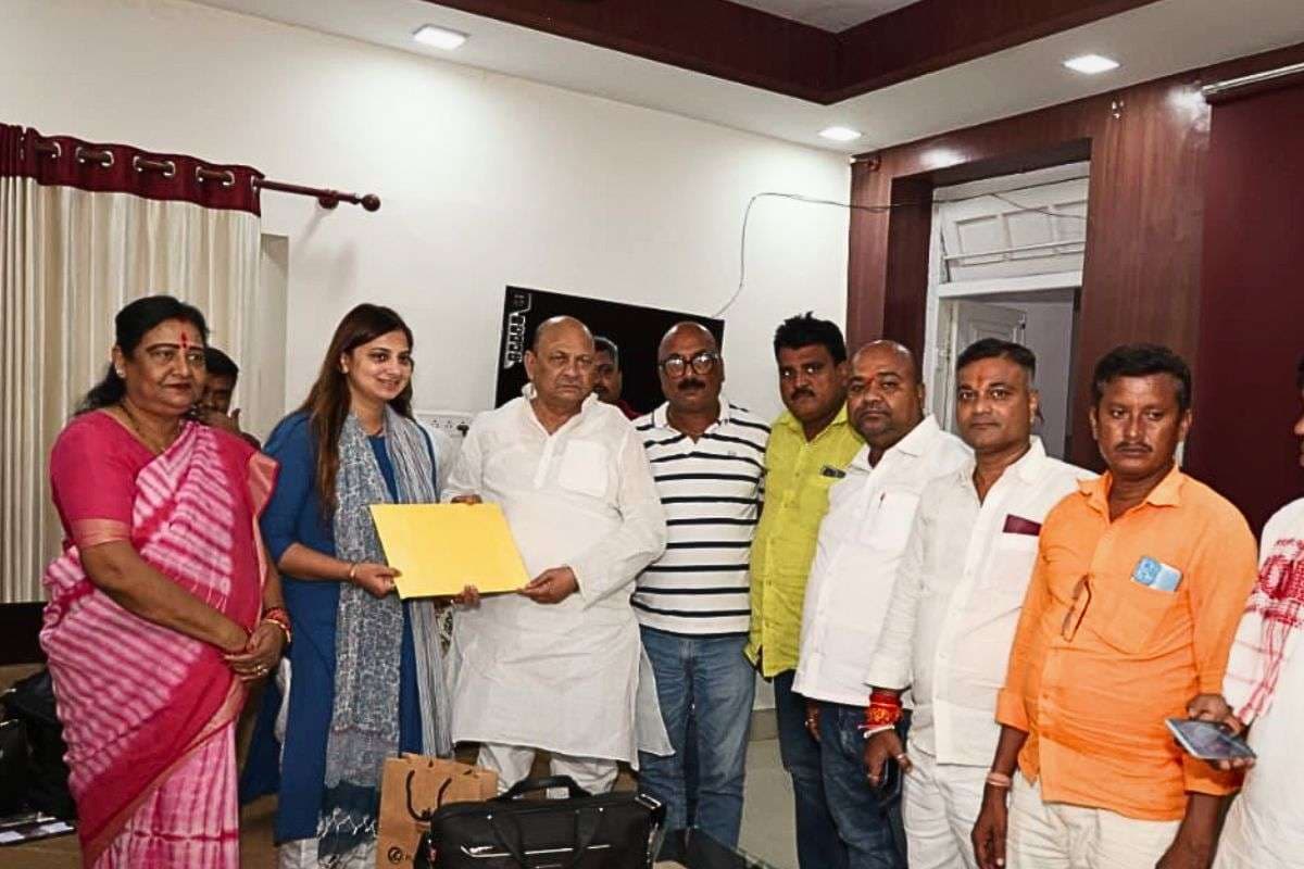 Bihar Election 2025: चिराग की सांसद की बेटी को JDU ने दिया टिकट, गायघाट से उतरीं वीणा देवी की बेटी कोमल सिंह