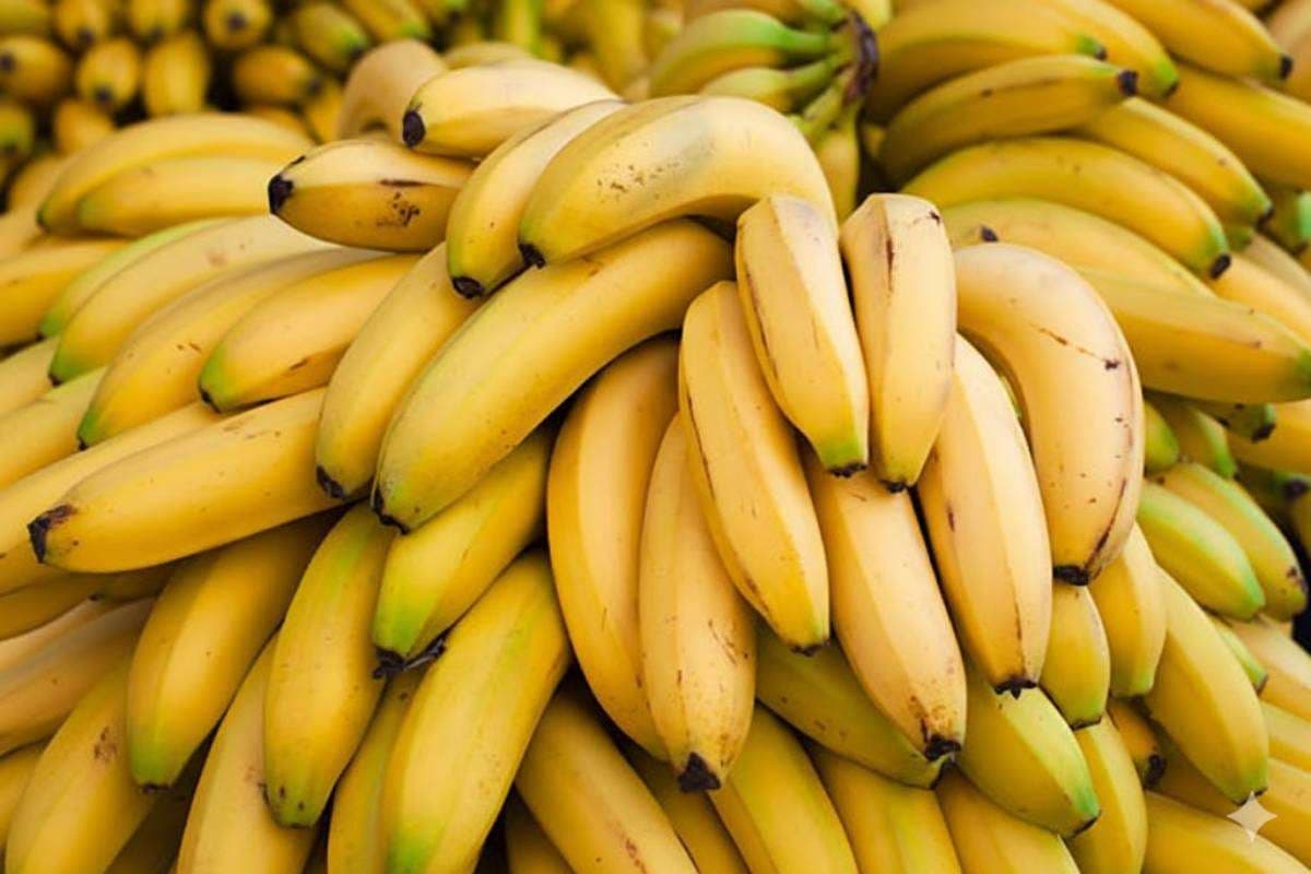 Banana Storage Tips: केले को लंबे समय तक ताजे रखने के आसान तरीके