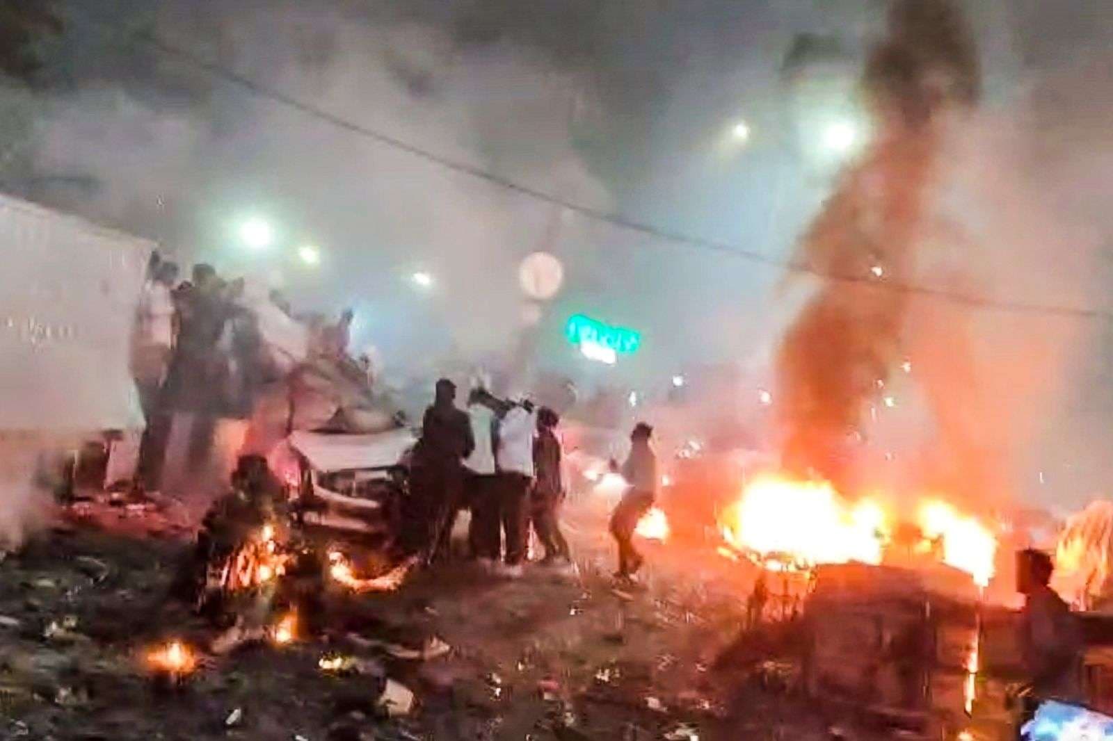 Amit Shah on Delhi Blast: क्या दिल्ली ब्लास्ट के पीछे आतंकियों का हाथ? जानें अमित शाह ने क्या कहा, घटनास्थल का किया दौरा