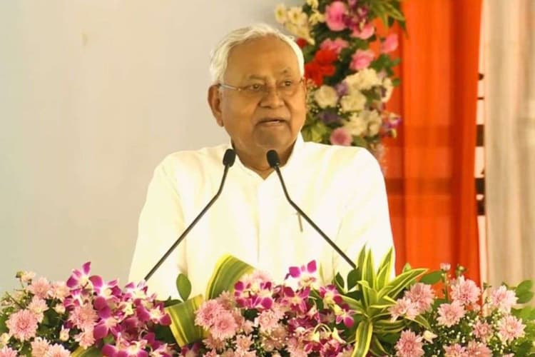 Bihar Election 2025: 'पहले की सरकार फालतू थी, बहुत बुरा हाल था', भागलपुर में सीएम नीतीश लालू-राबड़ी शासनकाल पर भड़के