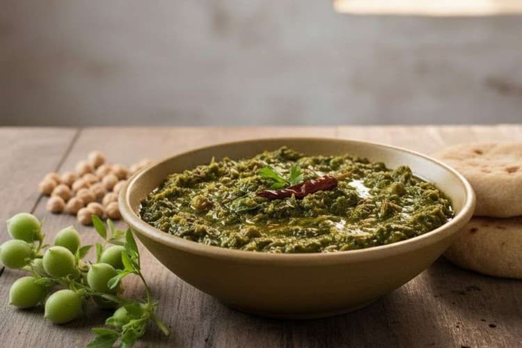 Chana Ka Saag Recipe: सर्दियों में लंच के लिए बनाएं देसी चने का साग, खाते ही लगेगी तारीफ की लाइन