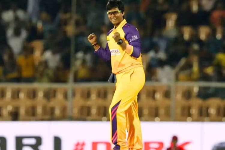 WPL 2026: दीप्ति शर्मा की हुई बल्ले-बल्ले, बरसा सबसे ज्यादा पैसा, नीलामी में मिले इतने करोड़