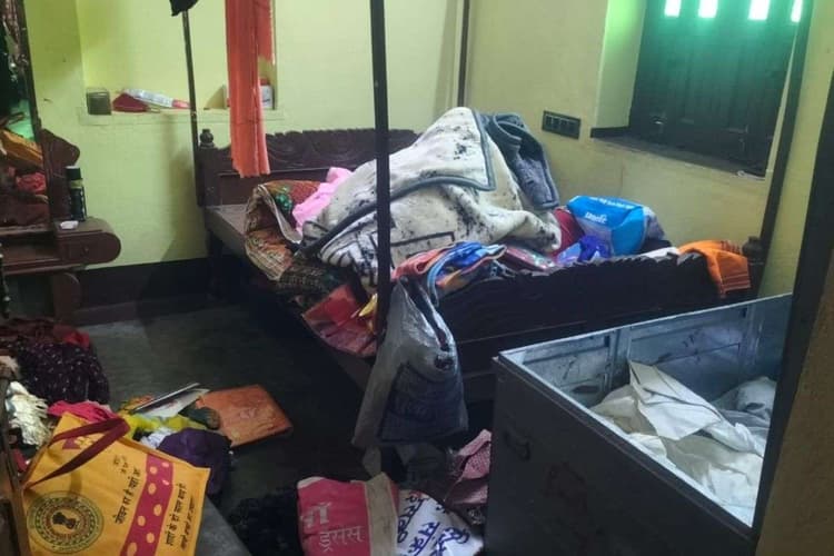देवघर में शहीद गणेश पांडेय के घर डकैती, वीरता का मेडल और लाखों के जेवरात उड़ा ले गये चोर