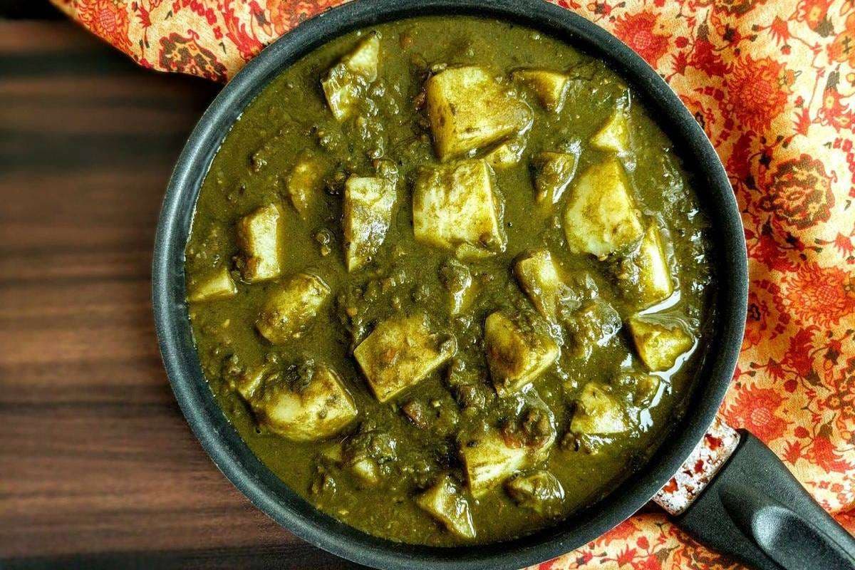 Aloo Palak Gravy Recipe Dhaba Style: घर पर बनाएं स्वाद से भरपूर पंजाबी डिश – आलू पालक ग्रेवी ढाबा स्टाइल