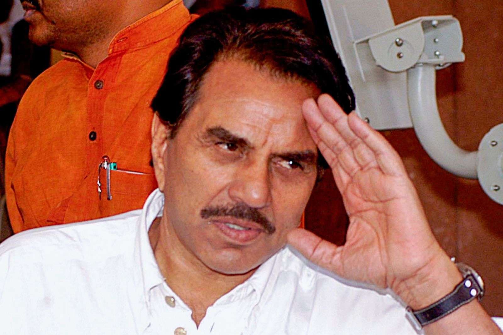 Dharmendra Death: अभिनेता धर्मेंद्र के निधन पर राष्ट्रपति, प्रधानमंत्री समेत कई नेताओं ने जताया दुख, कहा- भारतीय सिनेमा के एक युग का अंत