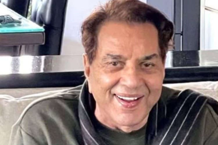 Dharmendra Death: ICU में थे धर्मेंद्र, फिर भी किया इस एक्टर को फोन, कहा था- जल्द घर लौट आएंगे, सब ठीक हो जाएगा