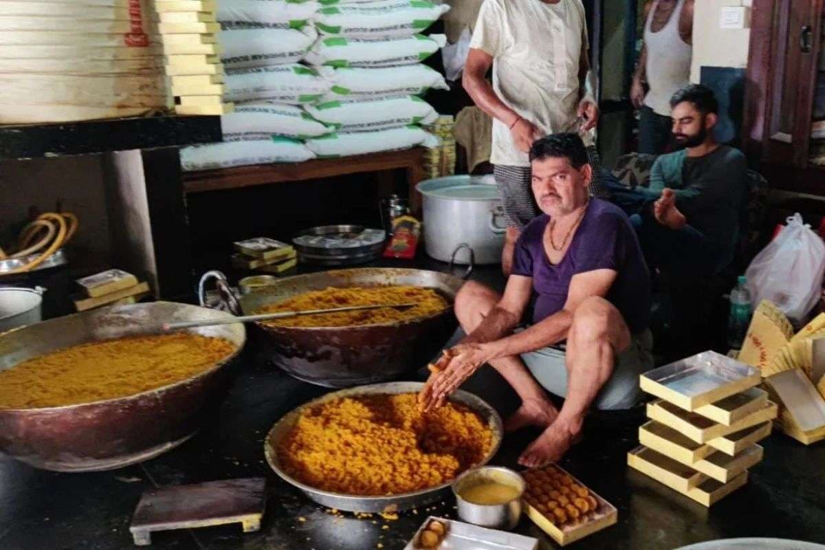 Bihar Election 2025 : चुनाव परिणाम से पहले ही जश्न की एडवांस तैयारी, बुक हुए बैंड-बाजा, हाथी-ऊंट से लेकर मिठाई