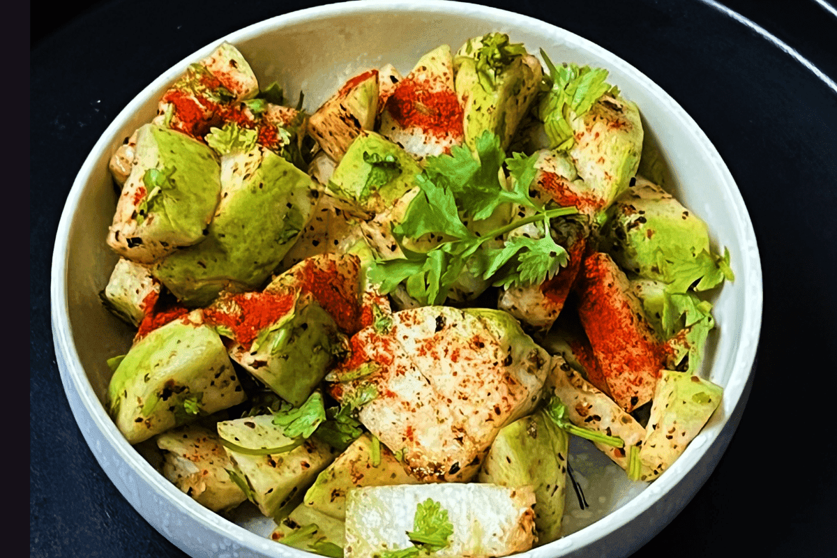 Guava Chaat Recipe: सर्दियों में बनाएं चटपटी अमरूद की चाट, स्वाद के साथ मिलेगी सेहत भी