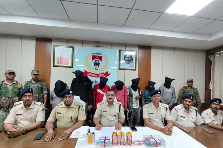 Hazaribagh Crime: दुर्गा पूजा मेला देखना पड़ा महंगा, हजारीबाग में 1.5 करोड़ के आभूषण की चोरी, सात अरेस्ट