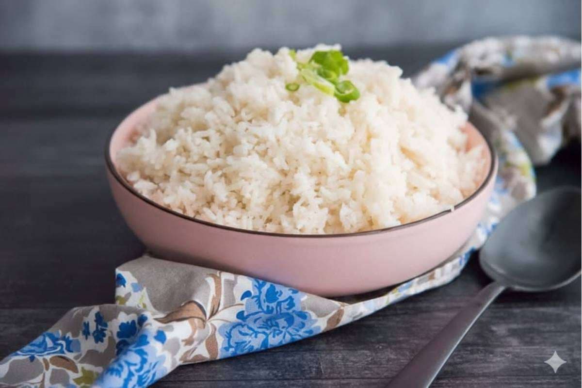 Perfect Steamed Rice Recipe in Saucepan