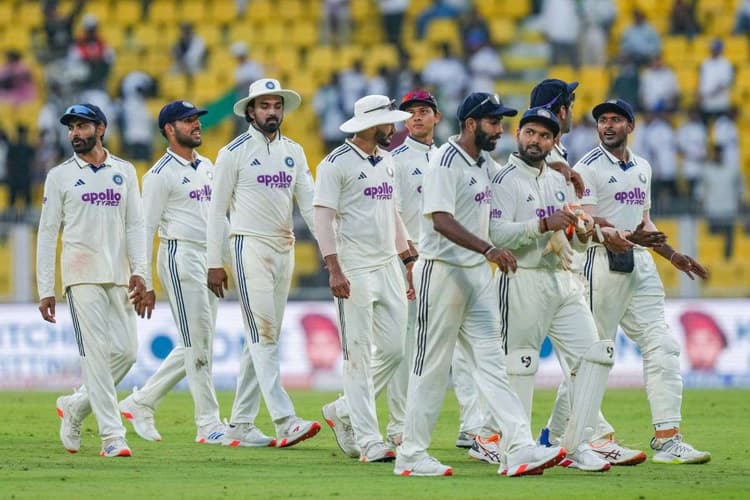 IND vs SA 2nd Test Highlights: खराब रोशनी की वजह से दूसरे दिन का खेल जल्दी खत्म, राहुल-जायसवाल क्रीज पर