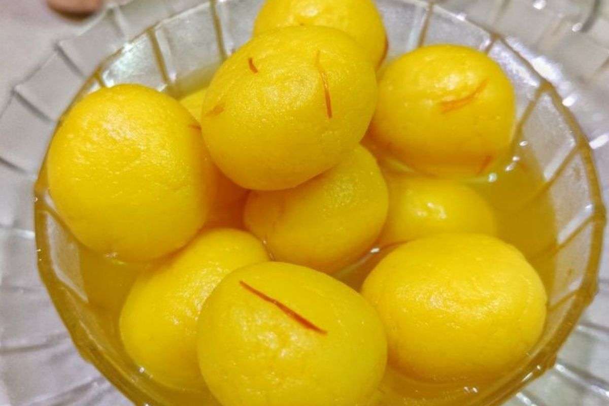 Kamala Bhog Recipe in Hindi: स्वादिष्ट और झटपट बनने वाली स्पॉन्जी ऑरेंज रसगुल्ला रेसिपी