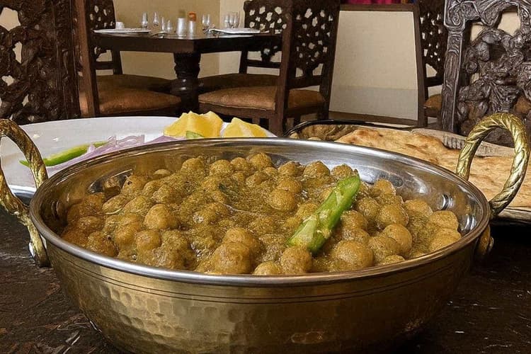 Lahori Chana Recipe: लाहौर के मशहूर चनों का असली टेस्ट अब आपके किचन में, बस फॉलो करें ये आसान रेसिपी