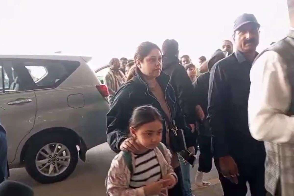 Lalu Family Controversy: रोहिणी के बाद लालू यादव की 3 और बेटियां दिल्ली रवाना, राबड़ी आवास खाली