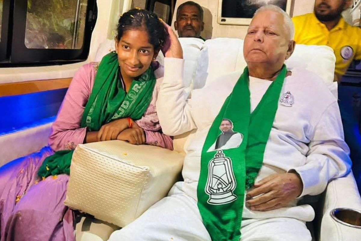 Bihar Election 2025 : लालू यादव के गृह क्षेत्र से मुद्दे हुए गायब, जातीय शोर पर भारी पड़ रहा विकास का सवाल