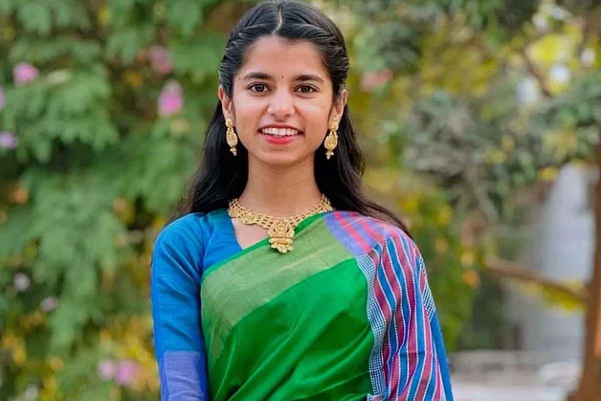 Maithili Thakur Net Worth: कितनी अमीर हैं मैथिली ठाकुर? कम उम्र में बनाई करोड़ों की संपत्ति, नेट वर्थ जानकर उड़ जाएंगे होश