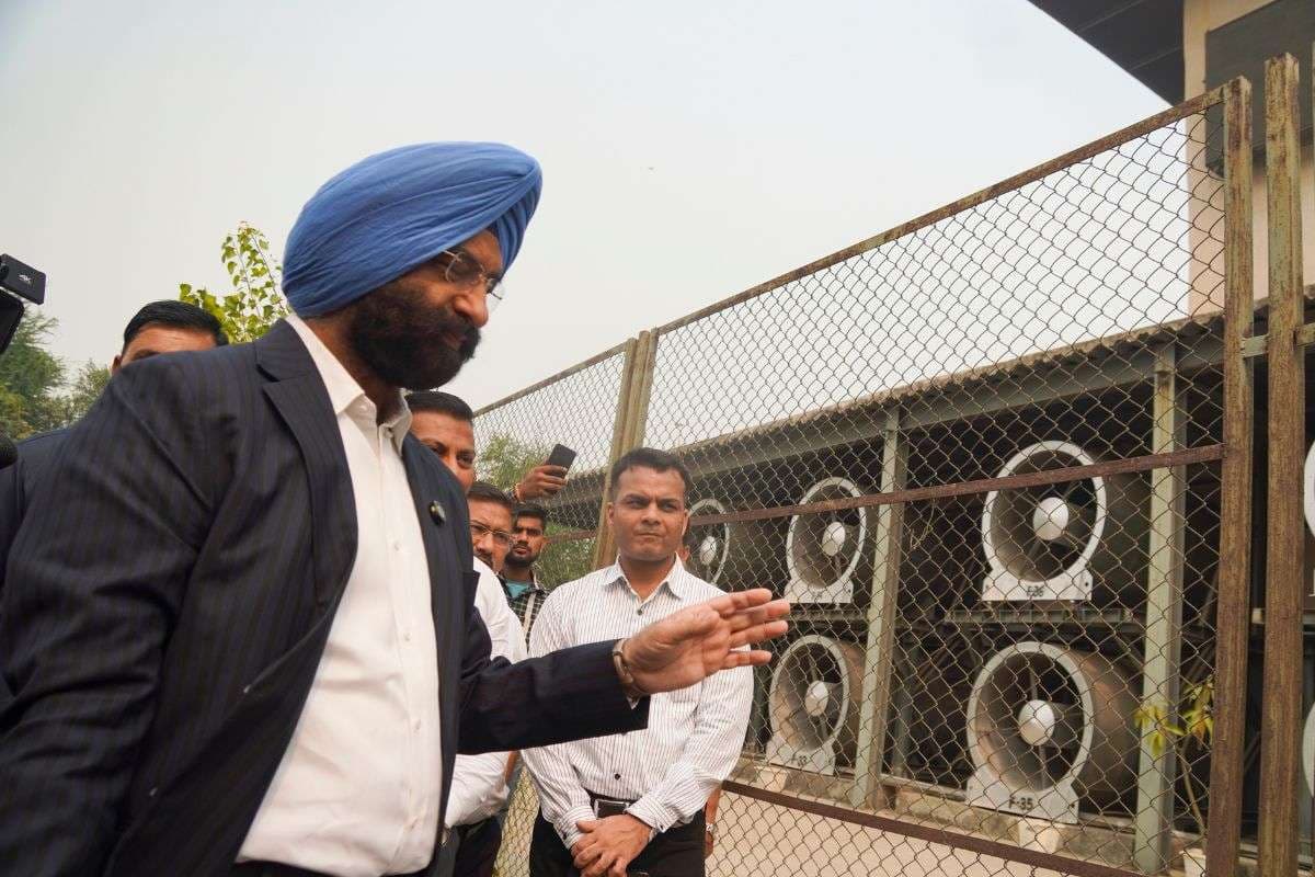 Delhi Pollution: 'पिछले साल AQI 500-1000 था', दिल्ली प्रदूषण पर AAP ने बोला हमला तो मंत्री सिरसा ने किया पलटवार