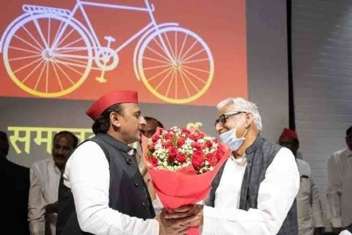 Bihar Politics : कुछ ही दिनों में नीतीश कुमार को सत्ता से बाहर कर सकती है बीजेपी, सपा नेता का बड़ा दावा