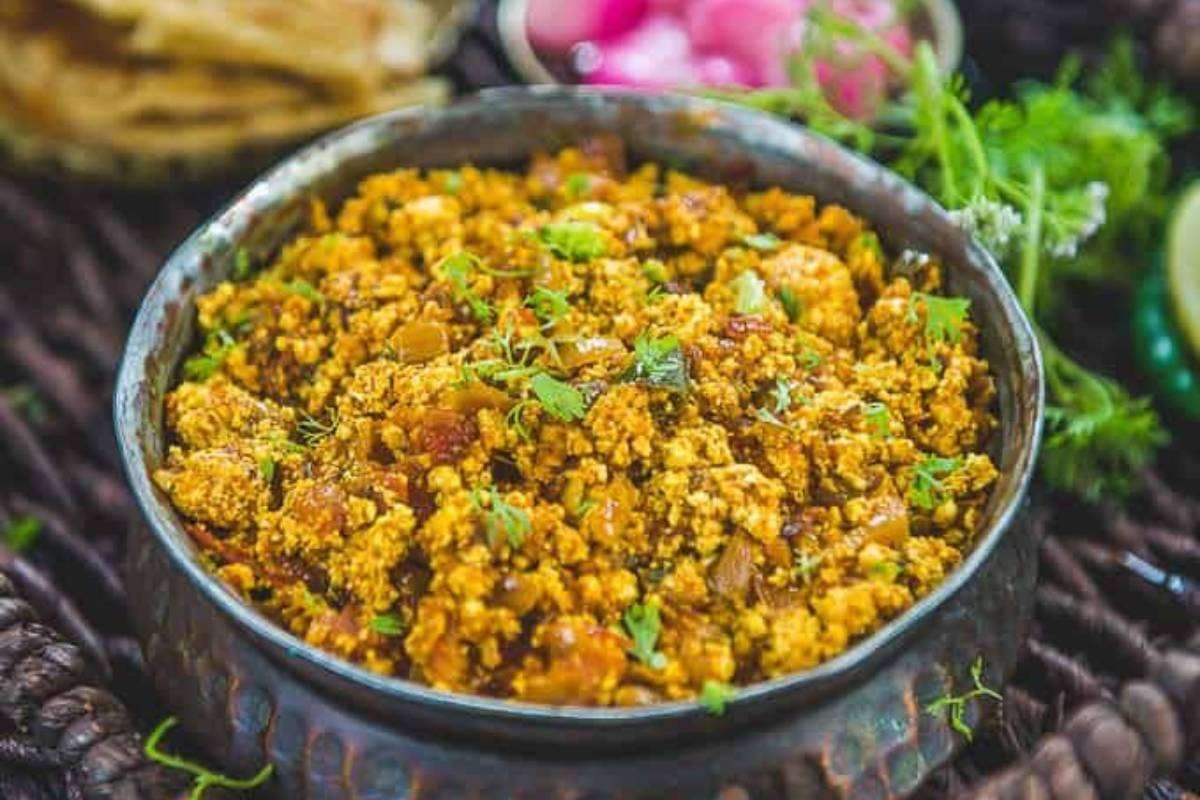 Paneer Bhurji Recipe: सर्दियों में सेहत और स्वाद दोनों के रखें ख्याल - ट्राई करें मिक्स वेज पनीर भुर्जी