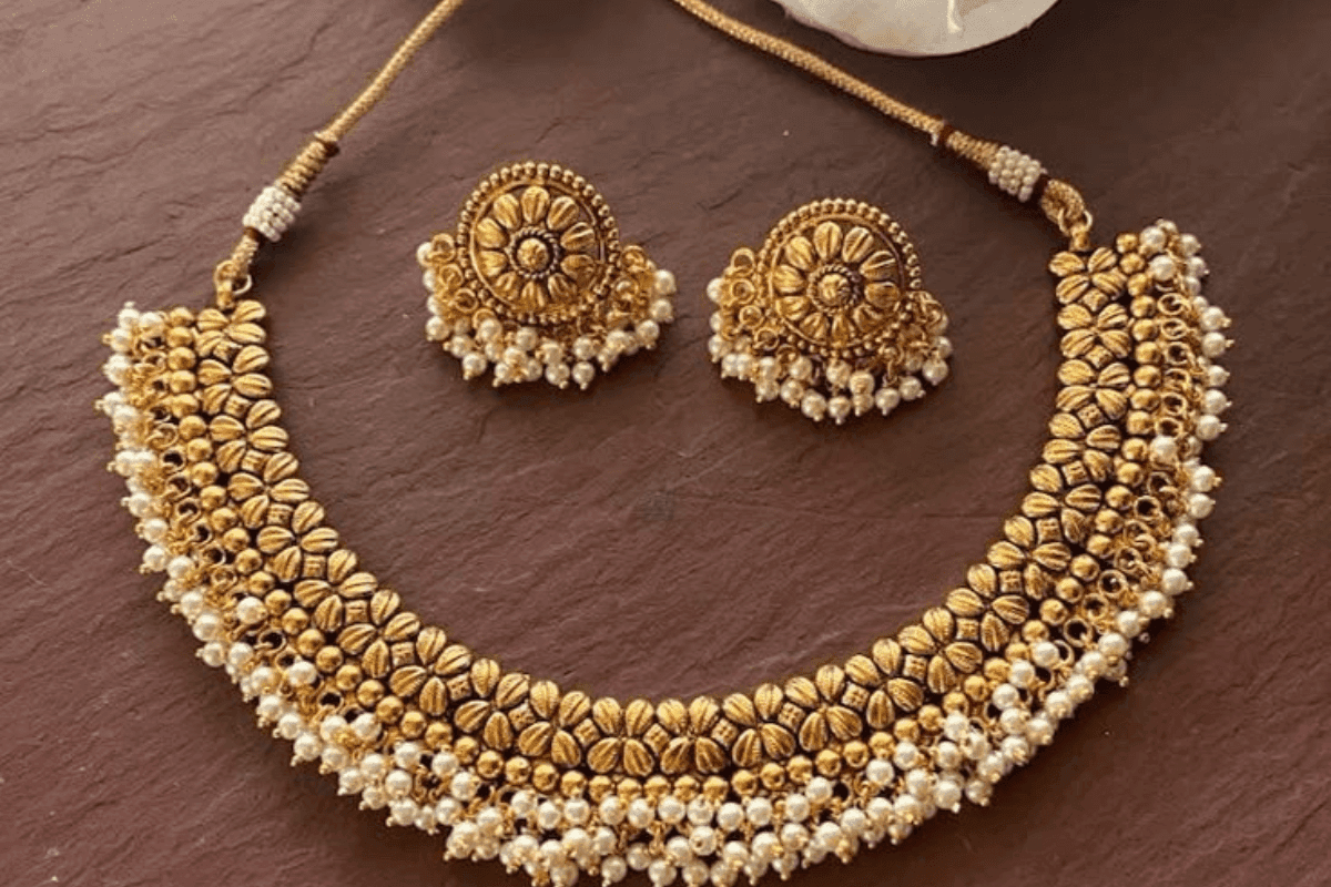 Modern Gold Choker for Brides