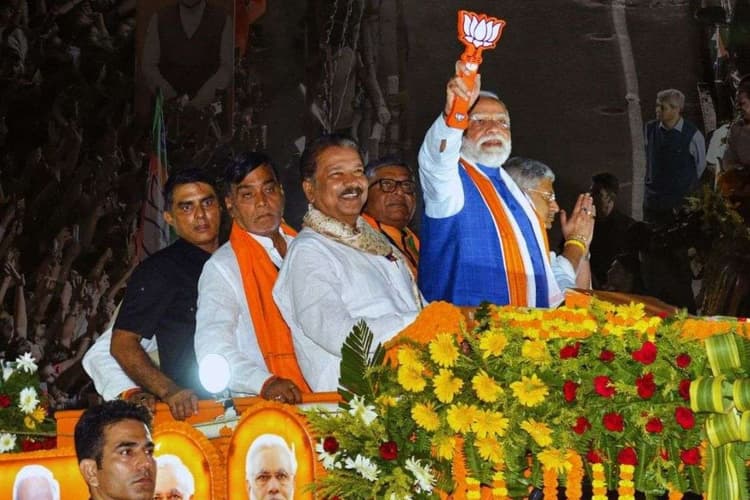 Bihar Election 2025 : पटना में पीएम मोदी के रोड शो में उमड़ा जनसैलाब, ठाकुरबाड़ी से बाकरगंज तक अद्भुत नजारा, देखें PHOTOS