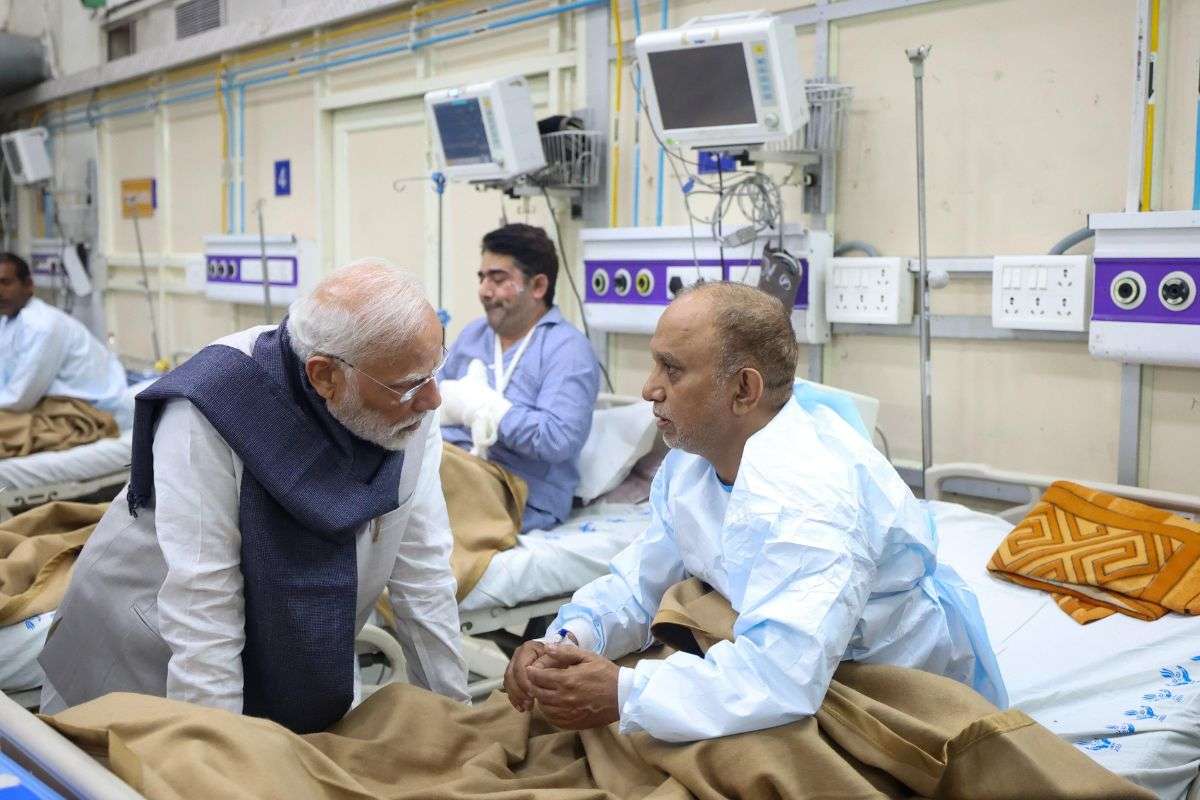 Red Fort Car Blast: भूटान से लौटते ही सीधे LNJP अस्पताल पहुंचे पीएम मोदी, घायलों से की मुलाकात