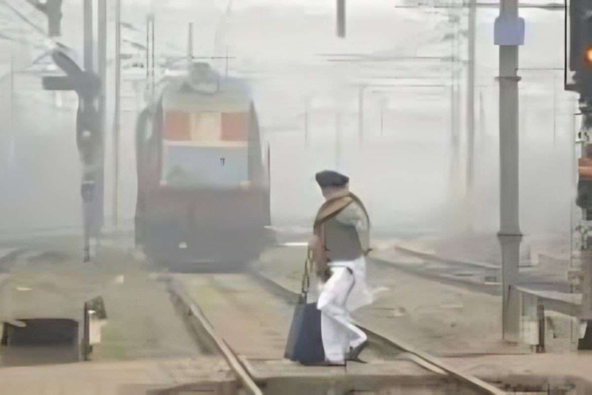 Indian Railway: फॉग से निपटने सारे जतन फेल! 52 ट्रेनें रद्द, 45 लाख यात्रियों की यात्रा पर संकट